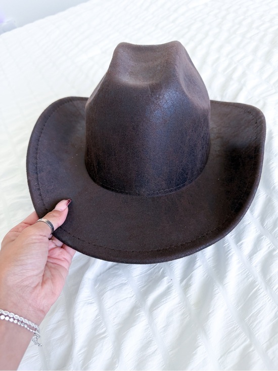 Accessories - Classic Dark Brown Felt Cowboy Hat